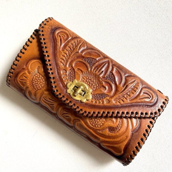 Vintage  Hand Tooled Leather Small Boho Clutch - Picture 1 of 8